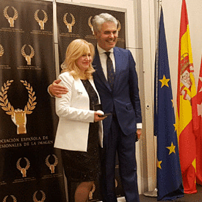 Maria Padilla galardonada con la medalla de oro de la Asociación Española de Profesionales de la Imagen